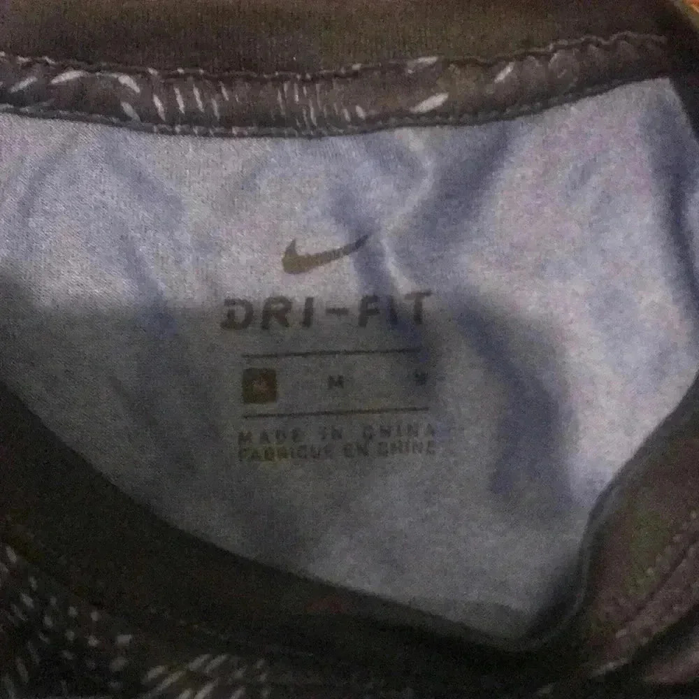 Nike dri-fit size medium - Picture 3 of 4